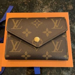 Authentic New Louis Vuitton Victorine Wallet
